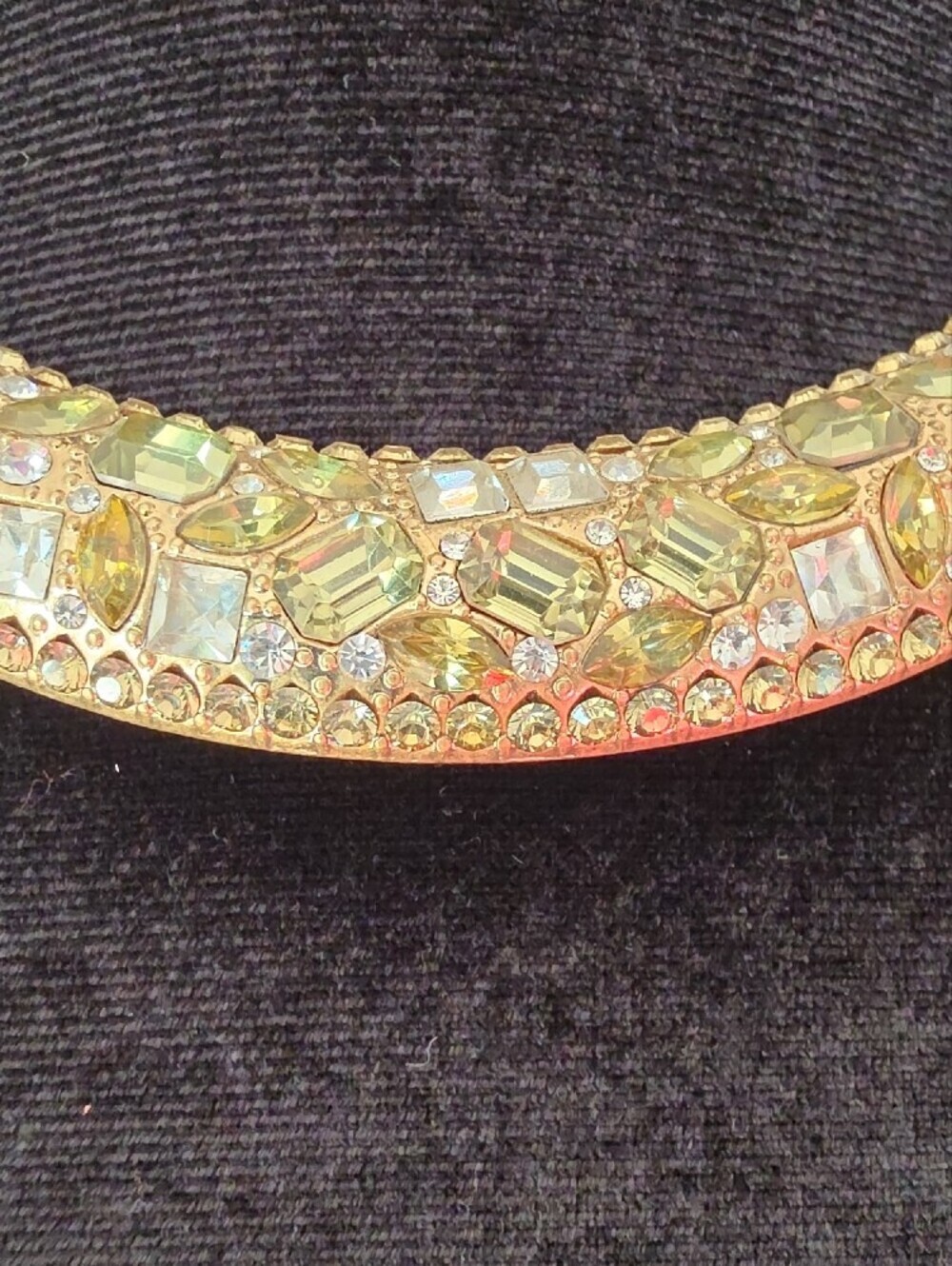 Gold Crystal Collar Necklace - Women Jewelry - Picture 3 of 8